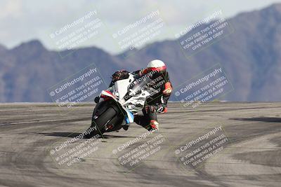 media/Nov-16-2025-Race Pace (Sun) [[8c5fa54630]]/Verified Riders/8-Turn 12 (120pm)/